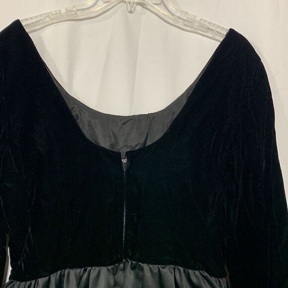 ANN TAYLOR STUDIO velvet satin fit & flare elegant dress scoop neck front/back - Picture 4 of 11